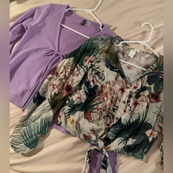 2 for $20 tops size S - can be worn casually or dressed up - Picture 1 of 9